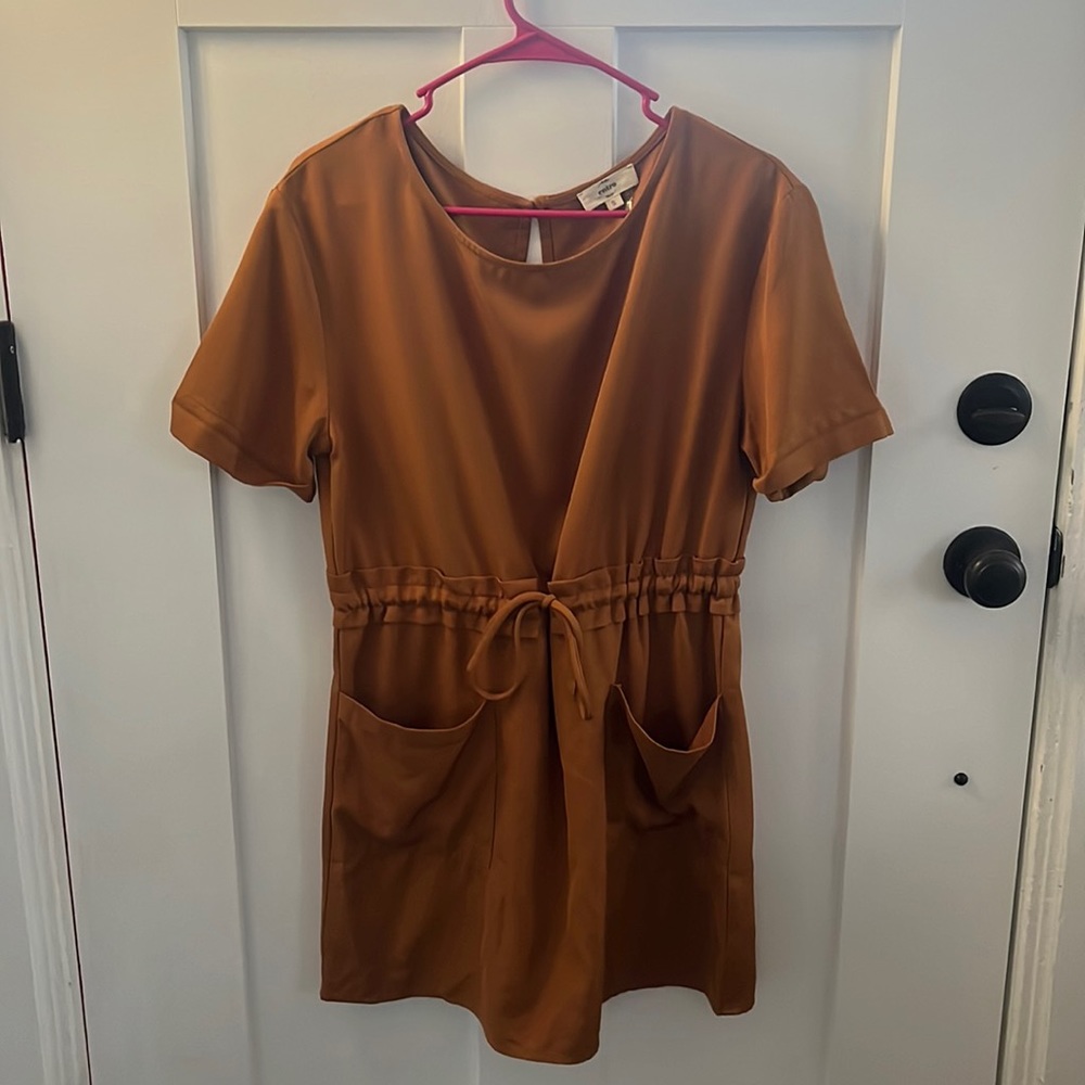 Brown dress with tie waist